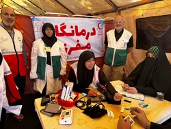 خدمت‌رسانی ۱۳۵ خادم‌یار سلامت اصفهانی در عراق به زوار + تصاویر