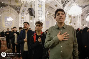 تشرف دانشجویان جدیدالورود پزشکی و پیراپزشکی به حرم مطهر رضوی