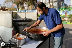 توزیع صبحانه گرم در مدارس حاشیه شهر مشهد
