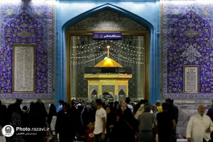 حال و هوای حرم مطهر رضوی در شب شهادت امام محمدباقر علیه السلام