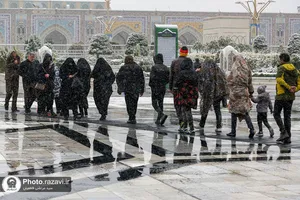 بارش اولین برف پاییزی 1401 در حرم مطهر رضوی
