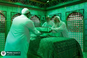 آئین غبارروبی ضریح مطهر امام رضا(ع) برگزار شد