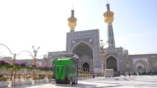 تنظیف حرم مطهر رضوی به مناسبت فرارسیدن سال نو