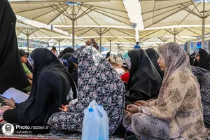تشرف جمعی از زائران دارای بیماری خاص به حرم مطهر رضوی