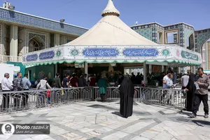 پذیرایی از زائران بارگاه منور رضوی توسط هیئت حضرت نرجس(س) عراق-2