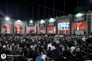 عزاداری زائران عرب زبان در حرم مطهر رضوی