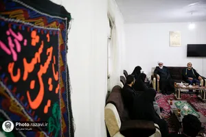 دیدار تولیت آستان قدس رضوی با خانواده شهدای حملات تروریستی رژیم صهیونیستی-2