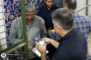 پذیرایی از زائران بارگاه منور رضوی در شب زیارتی امام رضا علیه&zwnj;السلام