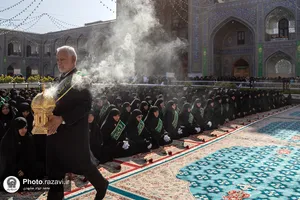 آیین تعویض پوش ضریح و پرچم گنبد منور رضوی در روز میلاد امام مهربانی&zwnj;ها