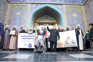 طنین حماسه و تجدید بیعت روحانیون نیروی زمینی سپاه در جوار مزار رهبر شهید انقلاب