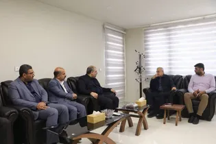 حضور نمایندگان آستان قدس رضوی در میناب، تسلی بخش داغ فرزندانمان شد