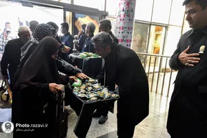 استقبال از زائرین دهه آخر صفر در پایانه مسافری مشهد
