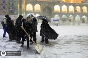 بارش برف پاییزی در حرم مطهر رضوی