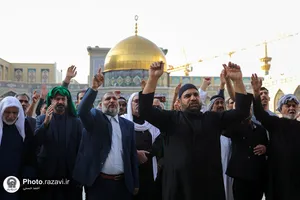 عزاداری زائران عرب زبان در حرم مطهر رضوی