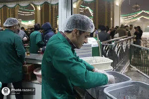 حضور جمعی از نخبگان جوان کشور در چایخانه رضوی