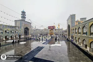 بارش برف در حرم مطهر رضوی