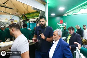 تشرف دانشجویان دکترای دانشگاه آزاد اسلامی واحد بیروت به حرم مطهر رضوی