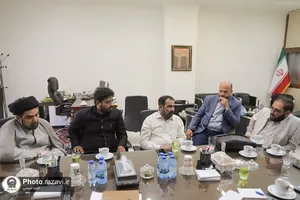 تشرف رئیس مجلس علما و امام جمعه لکنو هندوستان به حرم مطهر رضوی