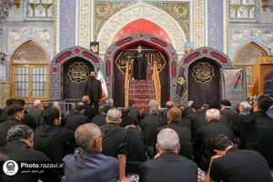 اقامه نماز جمعه در ظهر عاشورا و طنین لبیک یا قرآن درپی هتک حرمت به قرآن