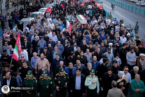 تشییع پیکر 2 شهید حادثه بلوار وکیل&zwnj;آباد مشهد در حرم مطهر رضوی