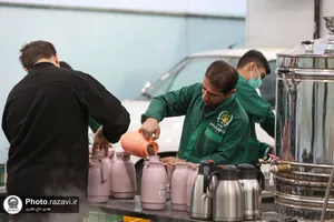 افطاری طرح ضیافت اکرام رضوی در حرم مطهر رضوی