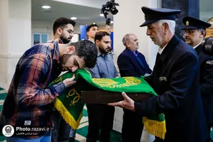 تحویل اقلام اهدایی آستان قدس به دانشگاه علوم پزشکی مشهد