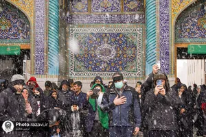 بارش برف در حرم مطهر رضوی