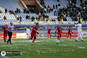 دیدار تیم منتخب فوتبال خراسان و تیم ملی ۱۹۹۸