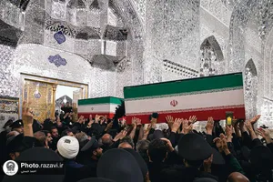 طواف پیکر رهبر شهید