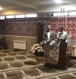 تجلیل خادمیاران رضوی از سکان دار تعلیم و تربیت در نجف آباد