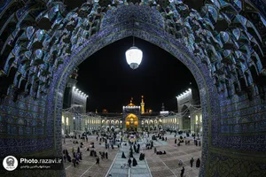 مناجات خوانی سحر&zwnj;گاهی حاج محمود کریمی در حرم مطهر رضوی