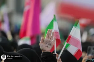 تجمع دختران انقلابی مشهد در عرصه میدان شهدا