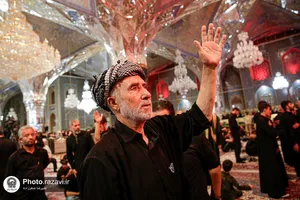 عزاداری زائران عرب&zwnj;زبان در حرم مطهر رضوی


