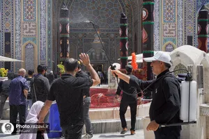 گلاب پاشی و عطر افشانی حرم مطهر رضوی