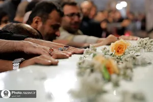 مراسم وداع با پیکر شهید سیدهاشم حسینی در حرم مطهر رضوی