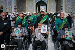 تشرف کاروان زیارتی معین الضعفا به حرم مطهر رضوی