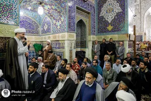 غبارروبی ضریح مطهر حضرت رضا(ع) در آستانه میلاد پیامبر اکرم(ص)