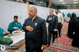 بازدید خادمیاران یگان صیانت حرم مطهر رضوی از شمیم رضوان و نمایشگاه رواق خدمت