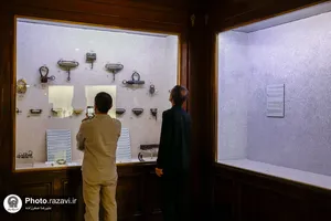 بازدید هنرمندان پیشکسوت از موزه آستان قدس رضوی
