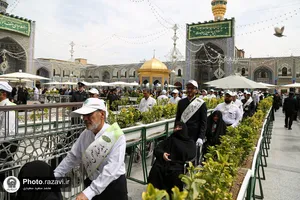 تشرف کاروان زیارتی معین الضعفا به حرم مطهر رضوی