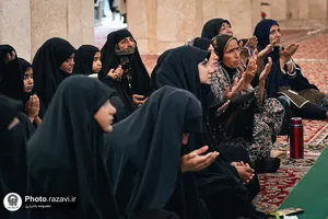 عزاداری زائران اردوزبان در حرم مطهر رضوی