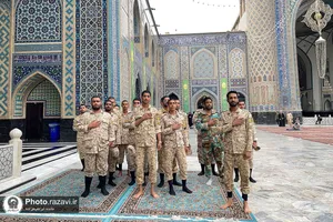 حرم امام هشتم؛ ساعت هشت
