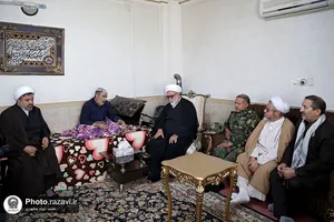 دیدار تولیت آستان قدس رضوی با خانواده شهید مسلم جاویدی مهر و جانباز حسن شکفته در قوچان