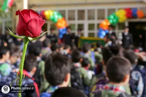 حضور دربانان حرم مطهر رضوی در مراسم آغاز سال تحصیلی مدارس بعثت