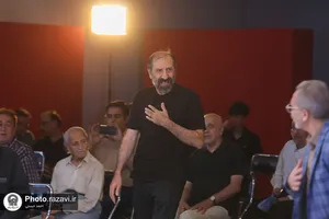 شب شعر ذره و خورشید
