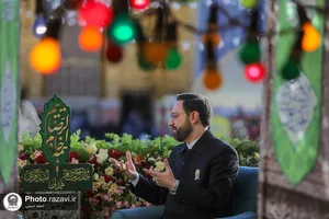 تصاویری از شهید مالک رحمتی در حرم مطهر رضوی
