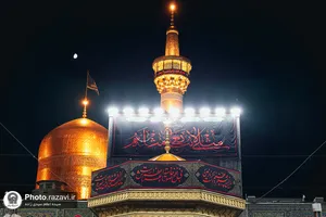 حرم مطهر رضوی در شب عاشورای حسینی