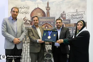 مراسم اهدا مدال طلای مسابقات جهانی تیراندازی کرواسی به حرم مطهر رضوی