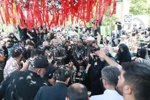 حماسه پرشور همدانی&zwnj;ها در بدرقه پیکر سپهبد شهید &laquo;شادمانی&raquo; + تصاویر