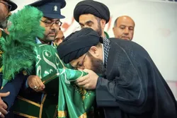 استقبال زنجانی ها از پرچم متبرک حرم کریمه اهل‌بیت(س) همزمان با اولین روز دهه کرامت/ گزارش تصویری